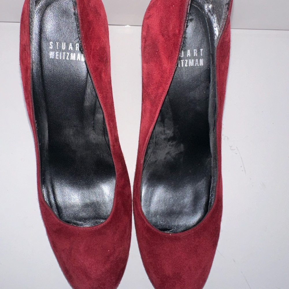 Stuart Weitzman suede pumps w/ round toe box